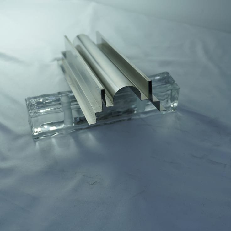 Aanjana Arts aluminium profile sample glass block