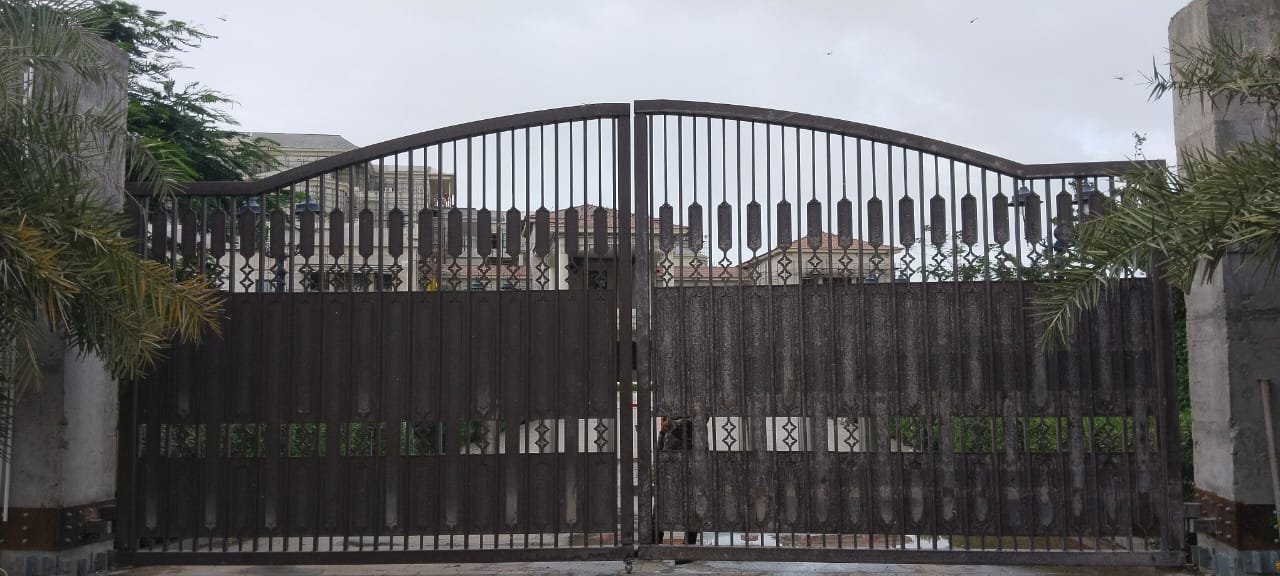 Aanjana Arts custom villa gate fabrication